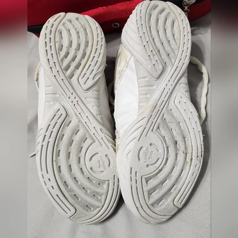 Nfinity Evolution shoes w/case - Picture 4 of 4